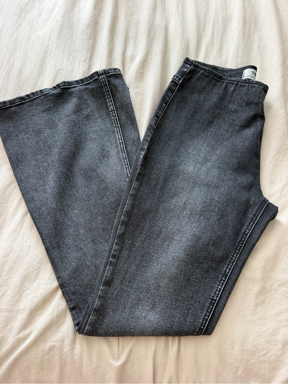 High-Rise Flared Jeans in Washed Black